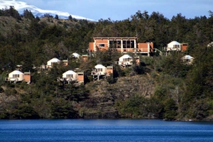 !!!CHI PAT Patagonia Camp DR & yurts vu.jpg (65261 bytes)