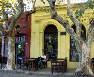 !!URU Colonia cafe.jpg (52942 bytes)