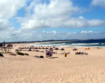 URU Jose Ignacio beach.jpg (42345 bytes)